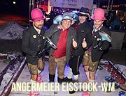 12. Angermaier Eisstock-WM in Tracht am Park Cafe - heiße Duelle auf dem Eis am 15.01.2019 (©Foto: Martin Schmitz)